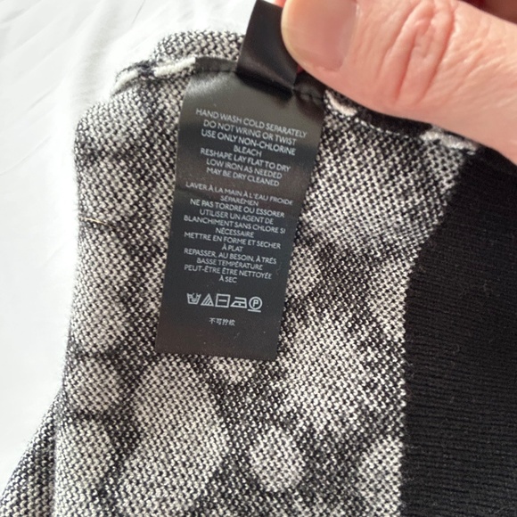 Maeve Anthropologie Sweater Black & White Heart Sz S Sunshine in My Heart - Picture 9 of 16